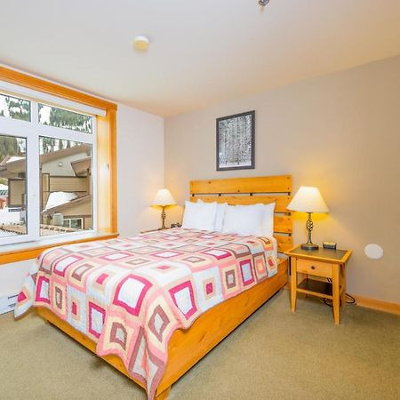 Schweitzer Mountain Resort White Pine Lodge サンドポイント エクステリア 写真