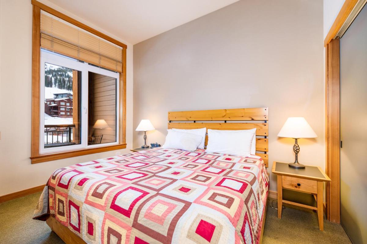 Schweitzer Mountain Resort White Pine Lodge サンドポイント エクステリア 写真