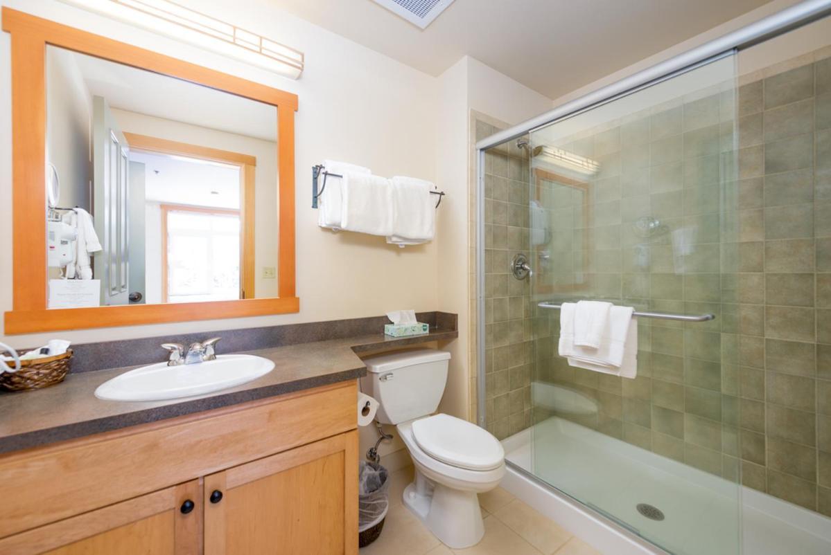 Schweitzer Mountain Resort White Pine Lodge サンドポイント エクステリア 写真