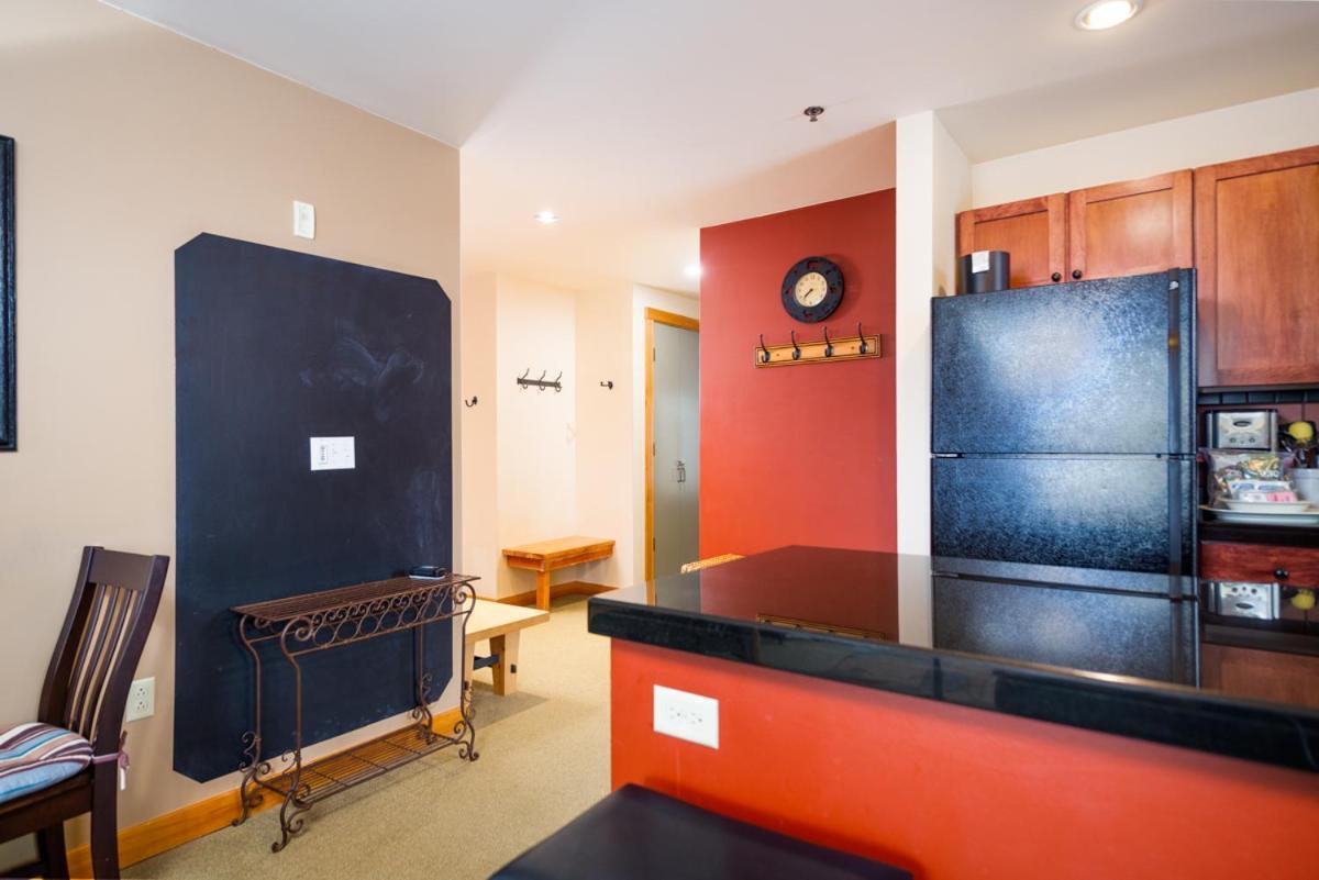 Schweitzer Mountain Resort White Pine Lodge サンドポイント エクステリア 写真