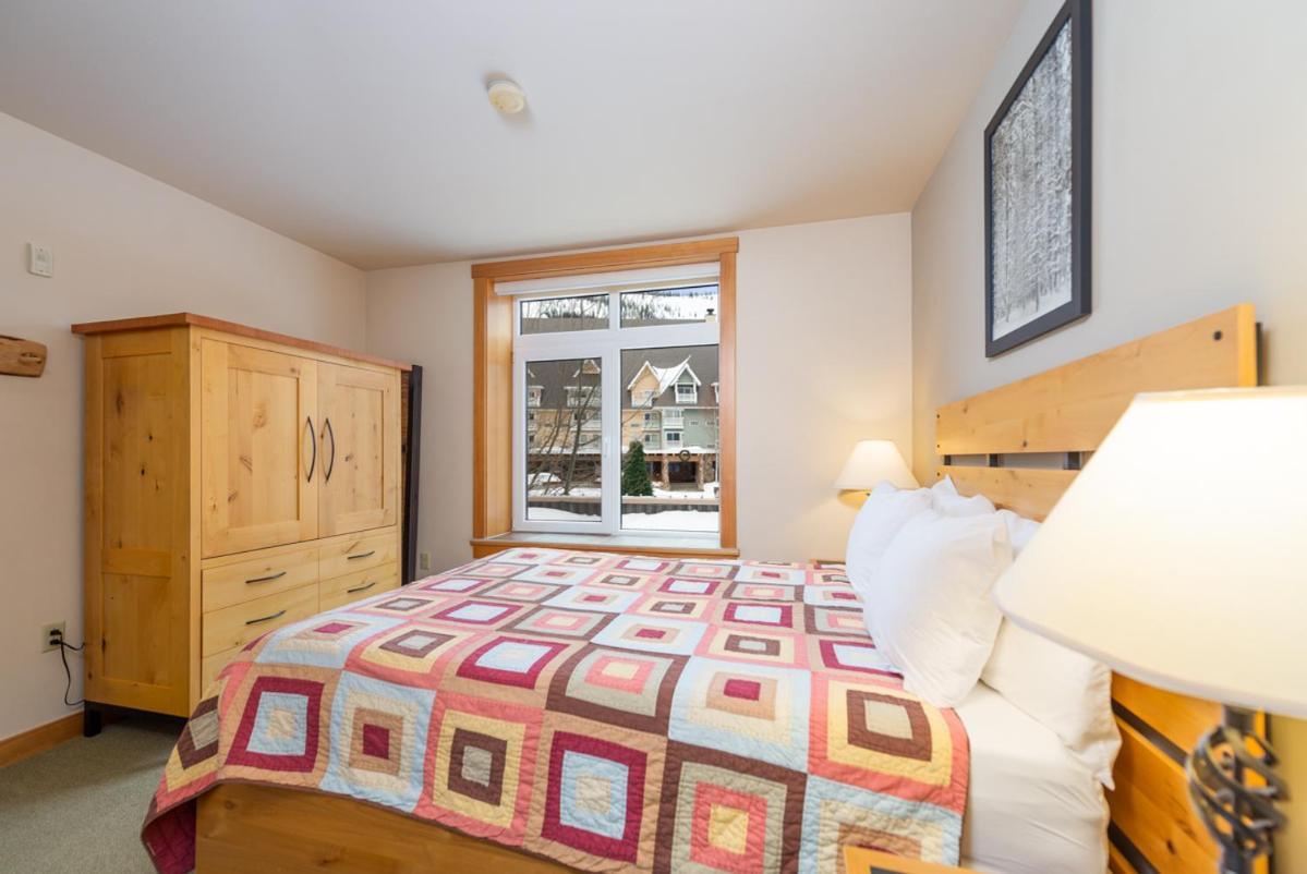 Schweitzer Mountain Resort White Pine Lodge サンドポイント エクステリア 写真