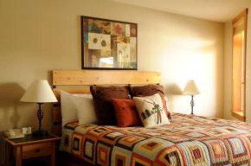 Schweitzer Mountain Resort White Pine Lodge サンドポイント エクステリア 写真