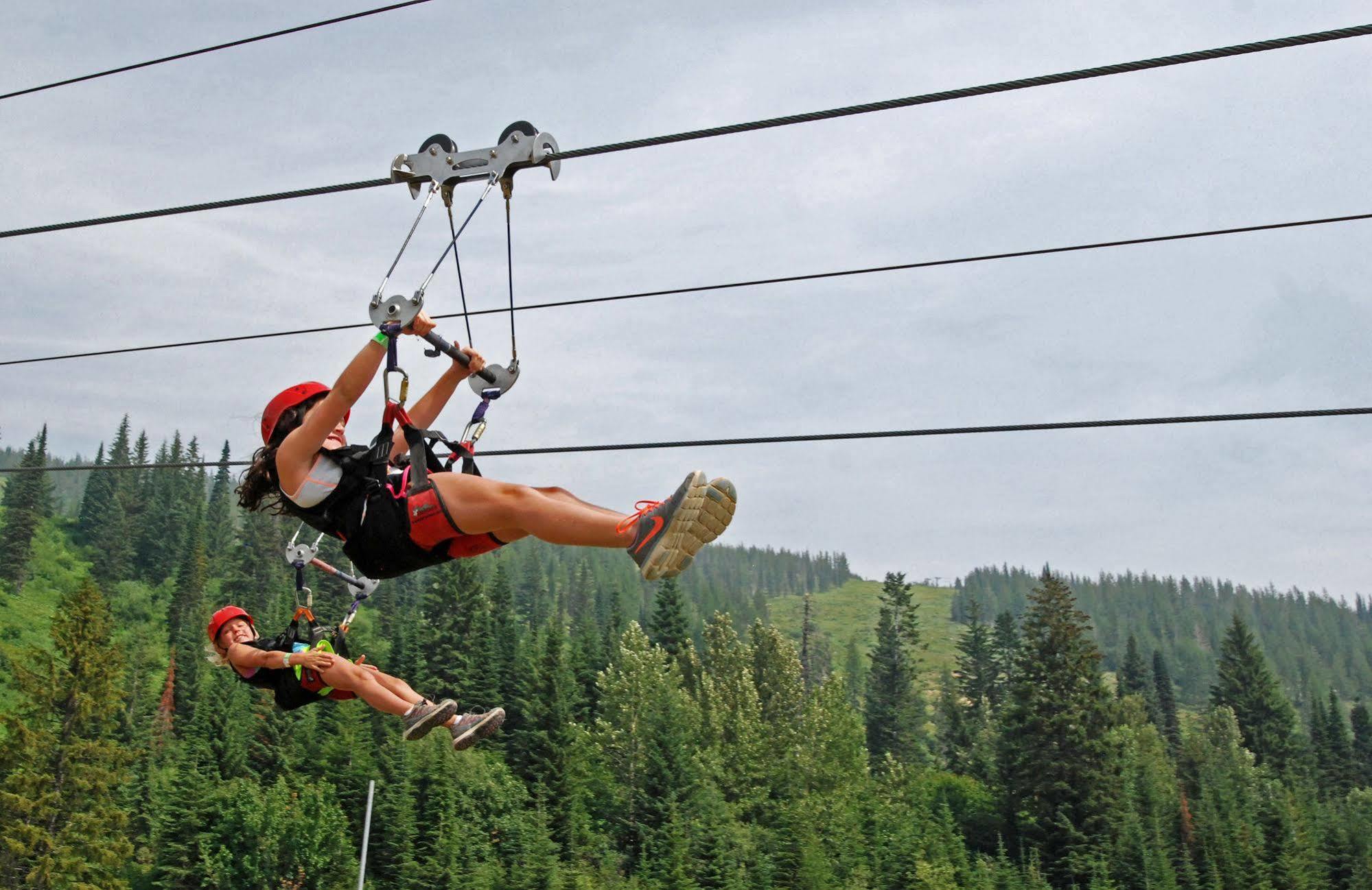 Schweitzer Mountain Resort White Pine Lodge サンドポイント エクステリア 写真