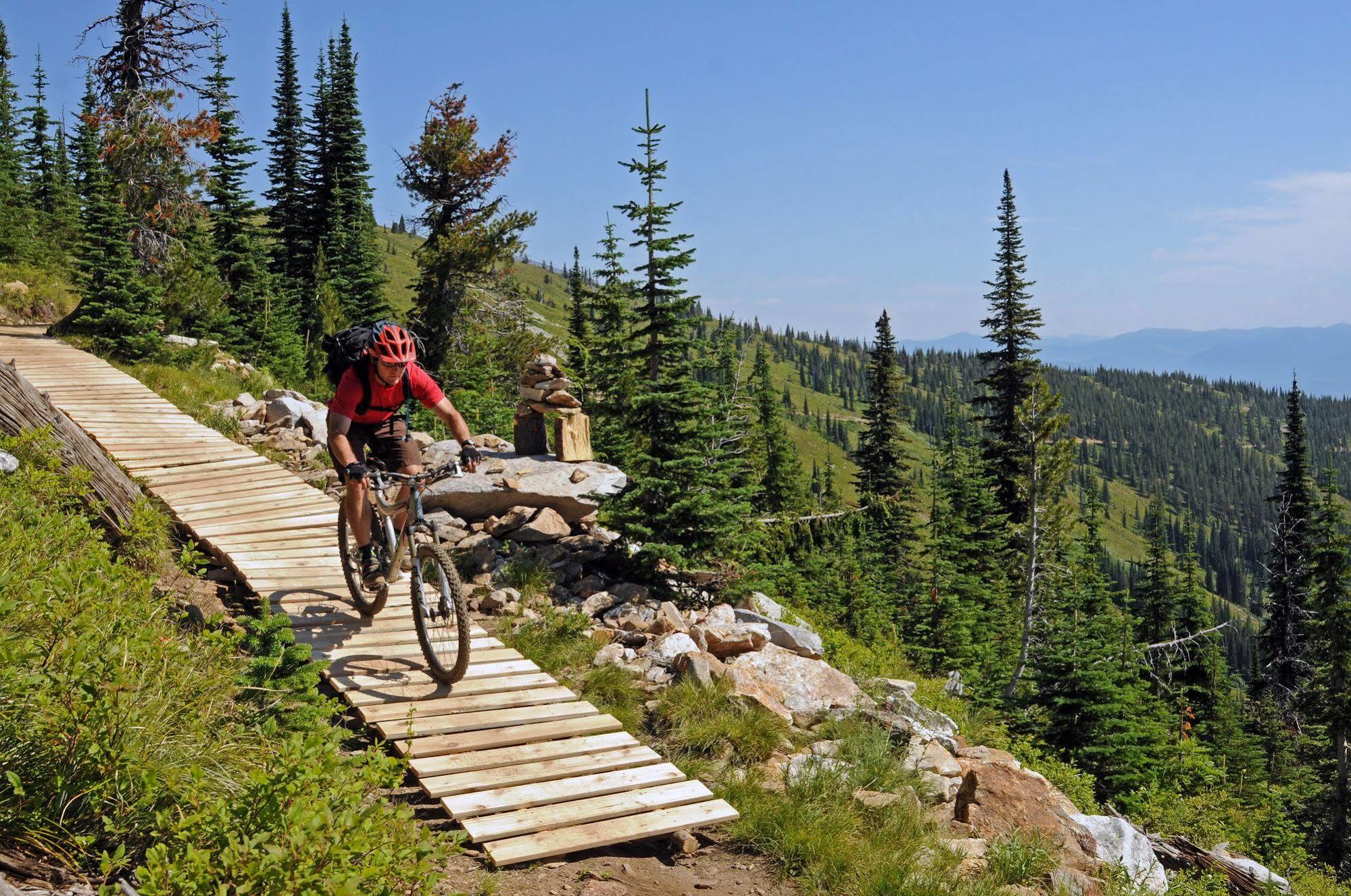 Schweitzer Mountain Resort White Pine Lodge サンドポイント エクステリア 写真